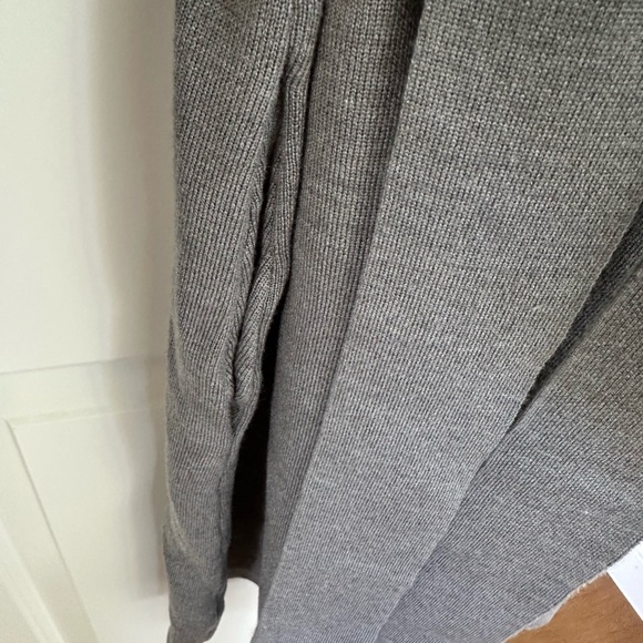 Guess Marciano Manu Grey Wrap Cape Shawl Sweater Coat Size L XL - Picture 8 of 8